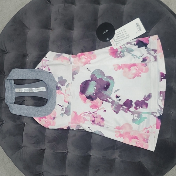 Rare BNWT lululemon blurred blossom print scoop neck tank size 4 - Picture 5 of 9